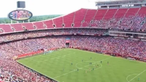 莱万纪录待凯恩挑战，新年全力冲刺全满贯辉煌！